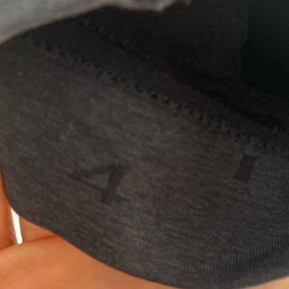 Lululemon crop seamless leggings - Picture 5 of 5